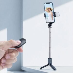 Mcdodo SS-1781 Wireless Selfie Stick with Single Lamp ZM Series 152mm folded length 6-gear color temperature adjustment Wide-angle shooting